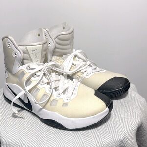 Nike Zoon Hyperdunk Hightop Women’s Shoes 844391-110 Size 8 White/Black/Cream 🔥